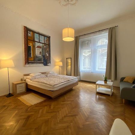 3 Bedrooms- Central Quarter Apartment Budapest Esterno foto