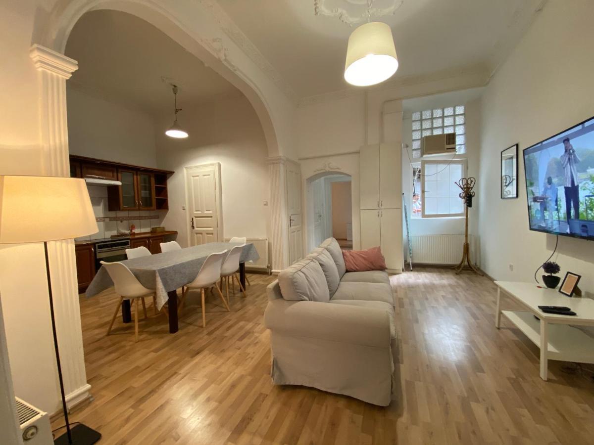 3 Bedrooms- Central Quarter Apartment Budapest Esterno foto