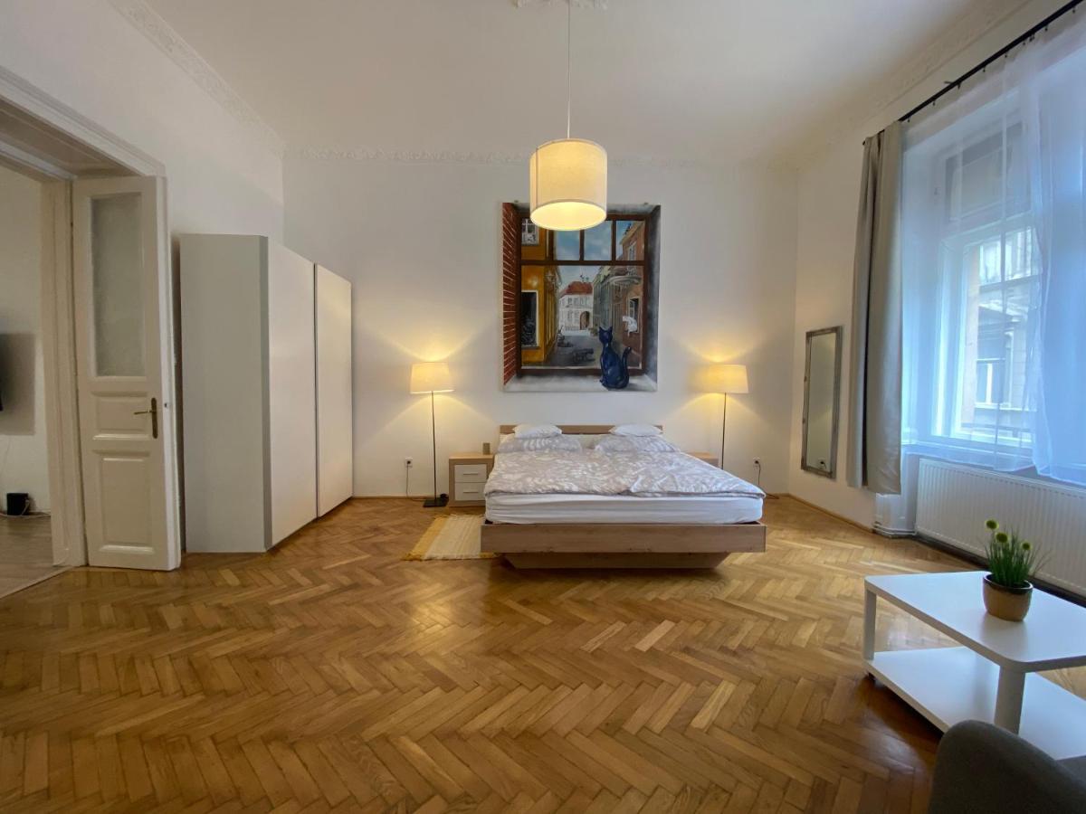 3 Bedrooms- Central Quarter Apartment Budapest Esterno foto