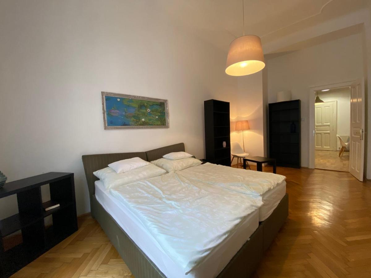 3 Bedrooms- Central Quarter Apartment Budapest Esterno foto