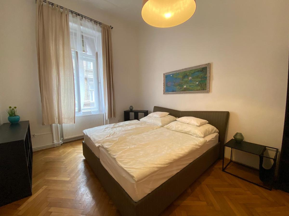 3 Bedrooms- Central Quarter Apartment Budapest Esterno foto